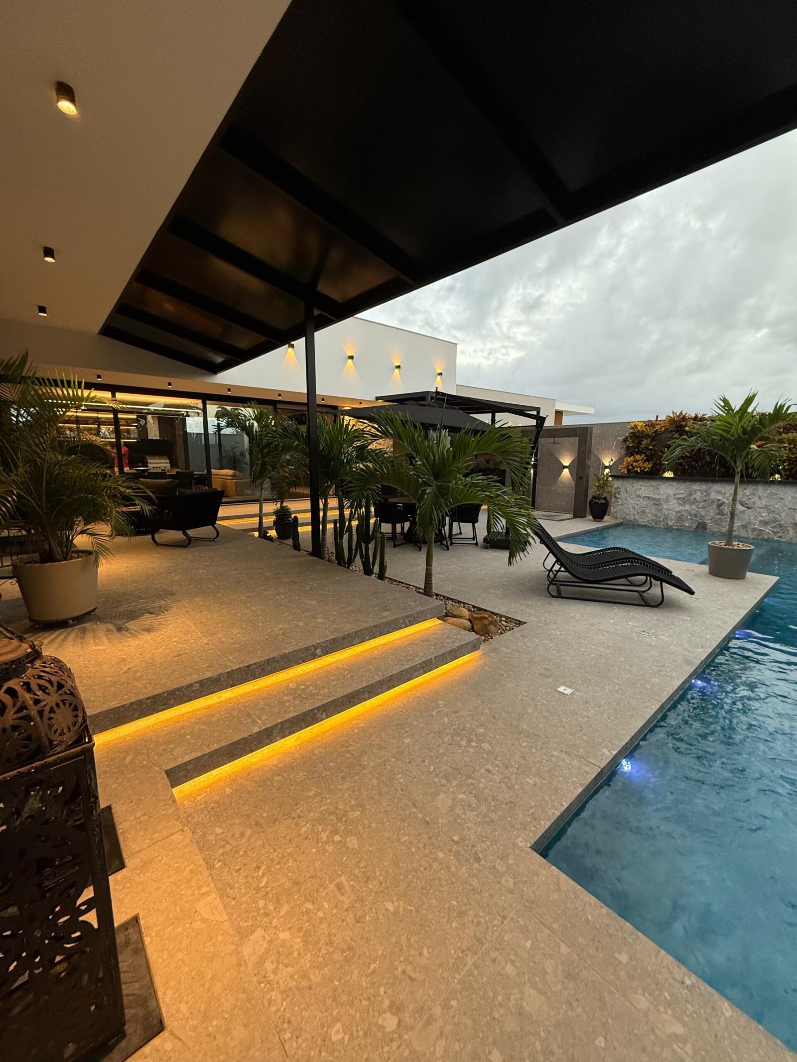 Casa Duplex Alto Padrão no Residencial Unique (29)