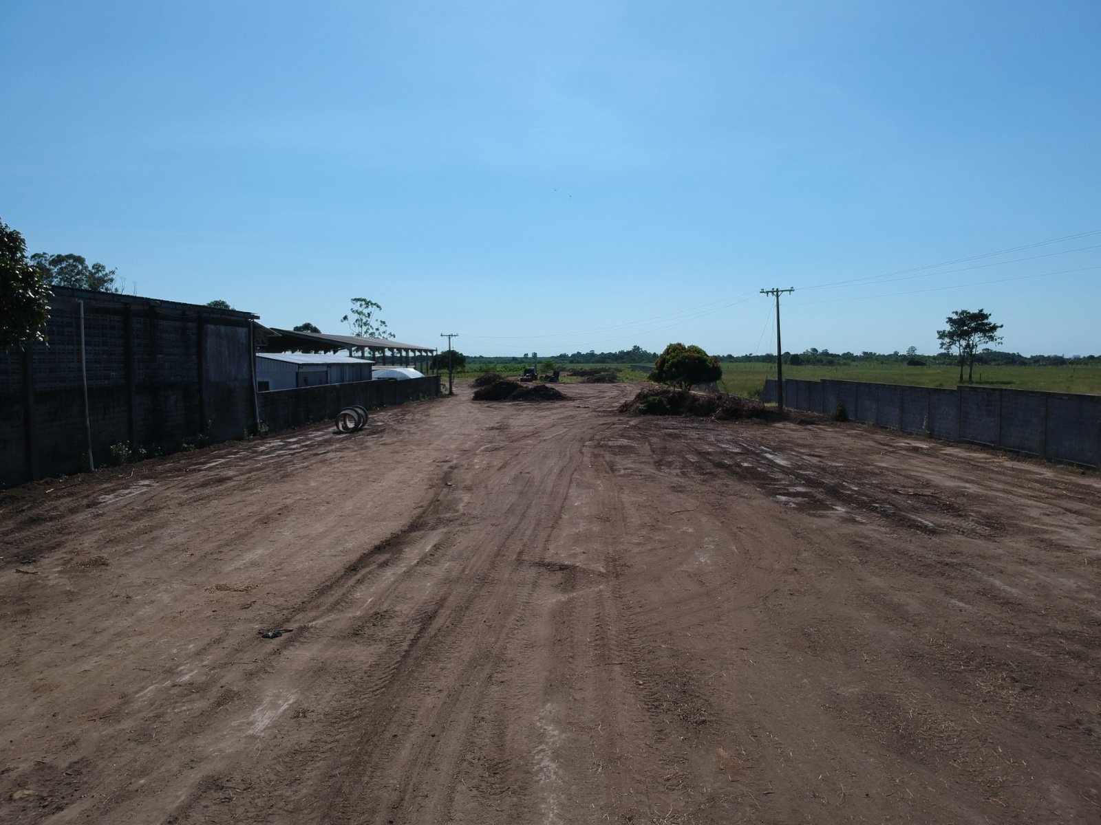 Terreno com Galão às Margens da BR-101 1 (12)