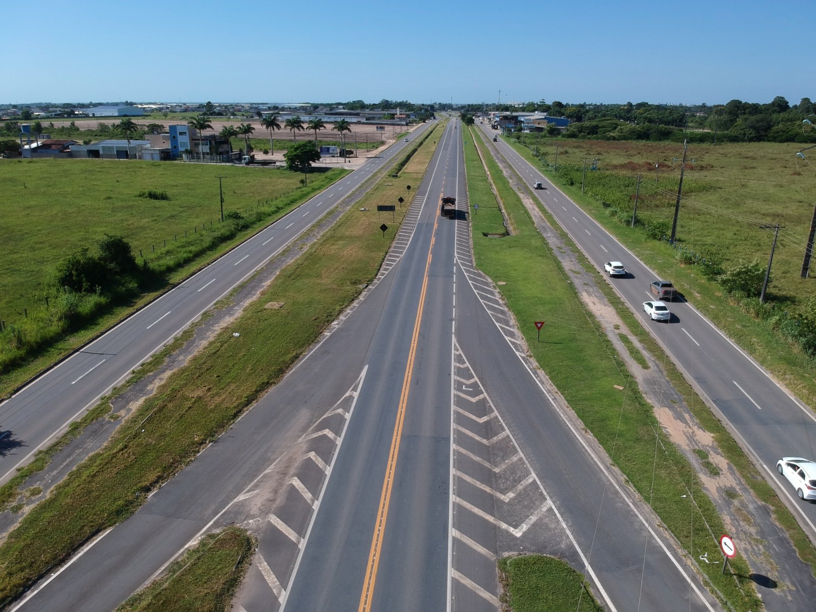 Terreno com Galão às Margens da BR-101 1 (18)