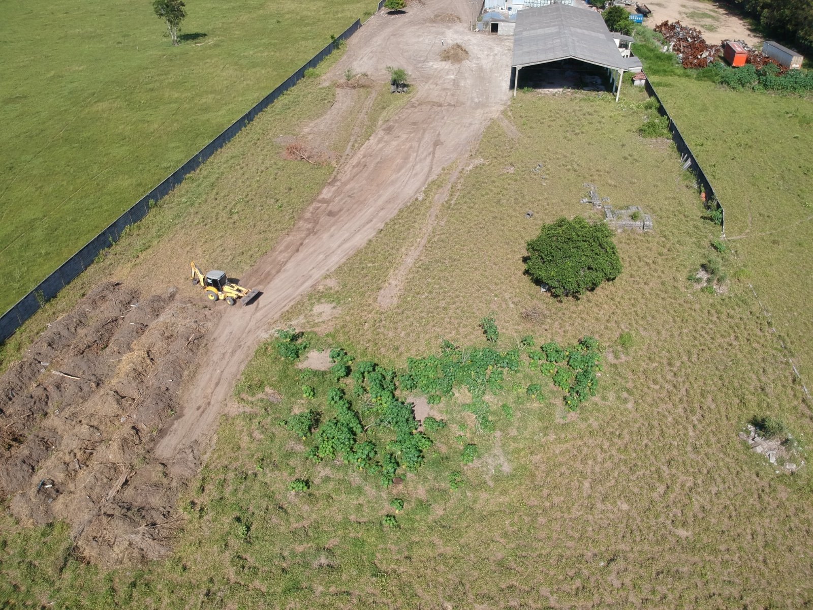 Terreno com Galão às Margens da BR-101 1 (4)