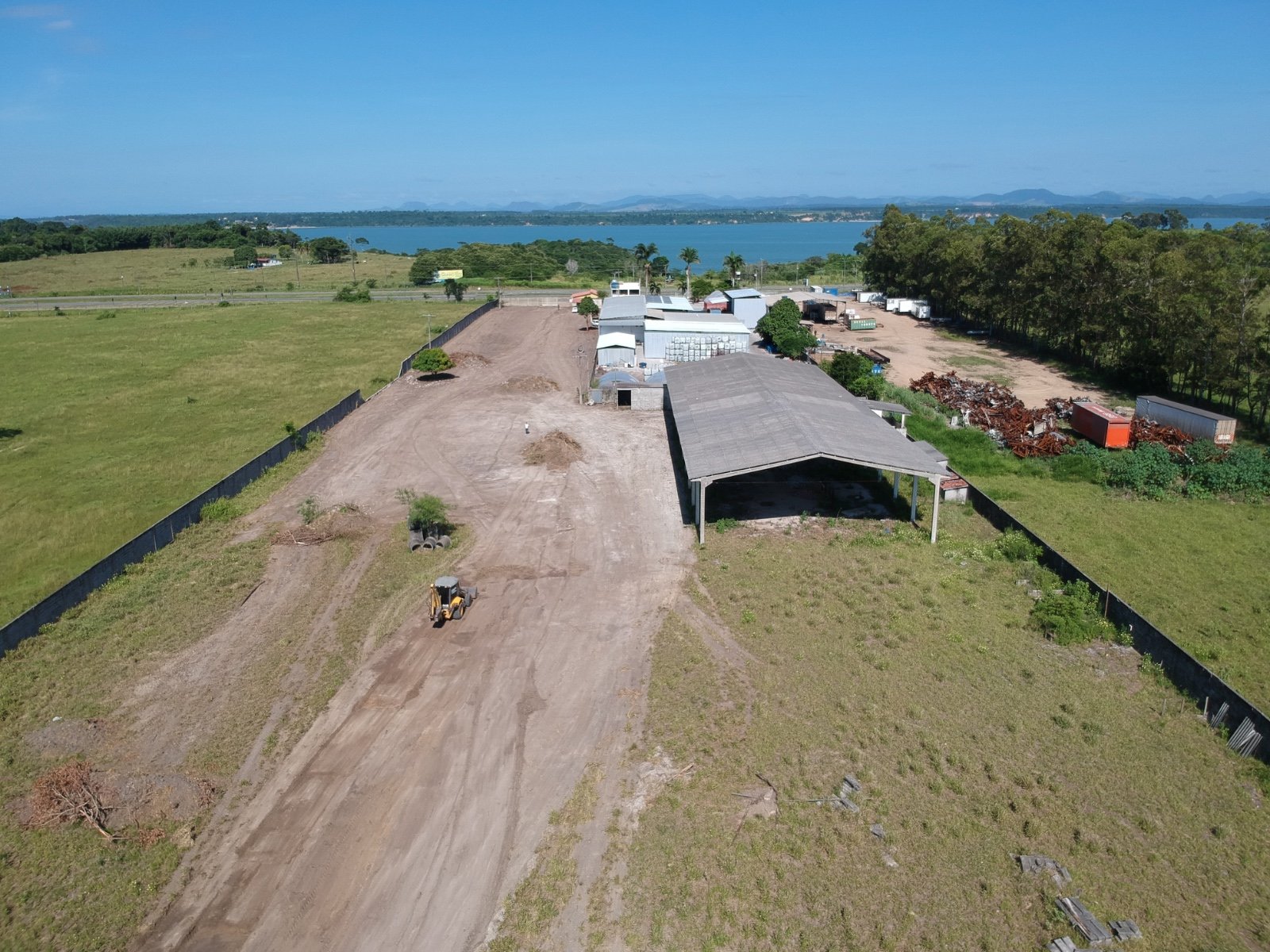 Terreno com Galão às Margens da BR-101 1 (8)