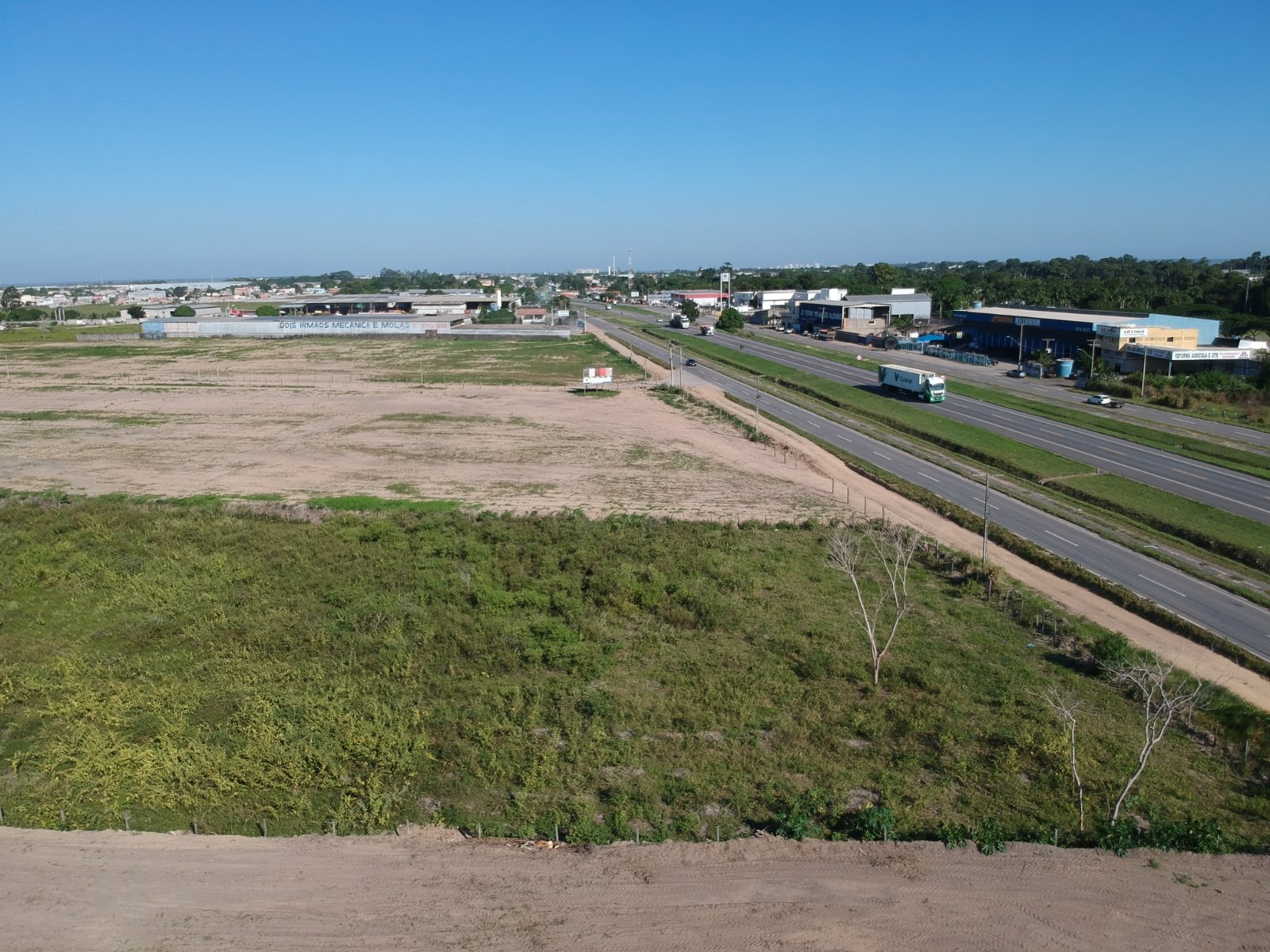 Terreno com Galão às Margens da BR-101 2 (2)