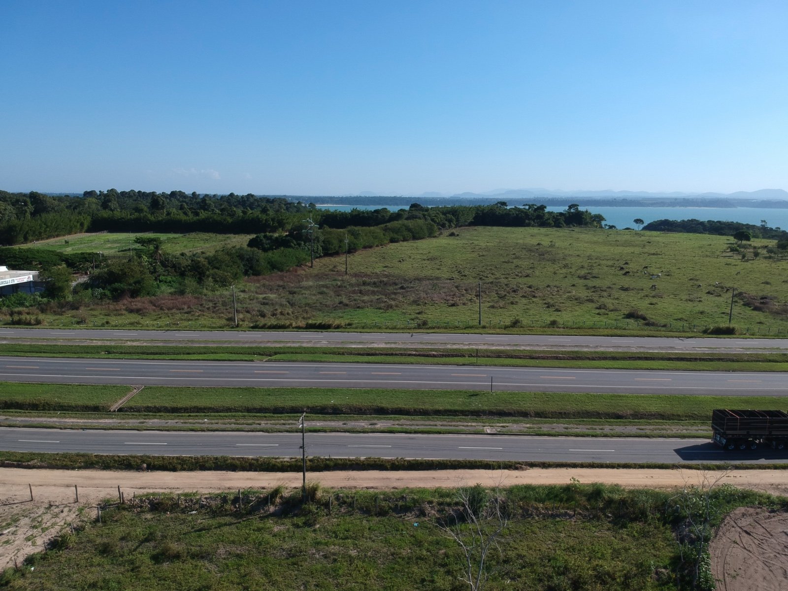 Terreno com Galão às Margens da BR-101 2 (3)