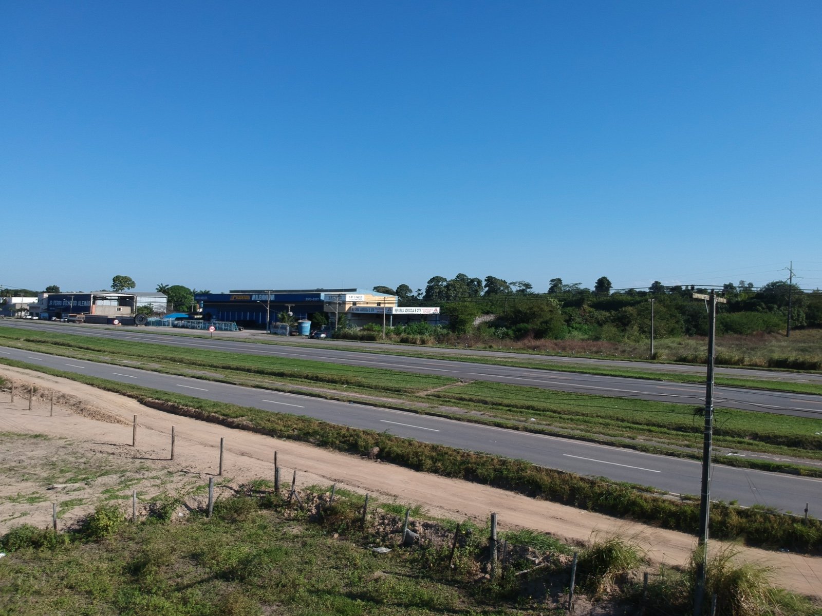 Terreno com Galão às Margens da BR-101 2 (6)