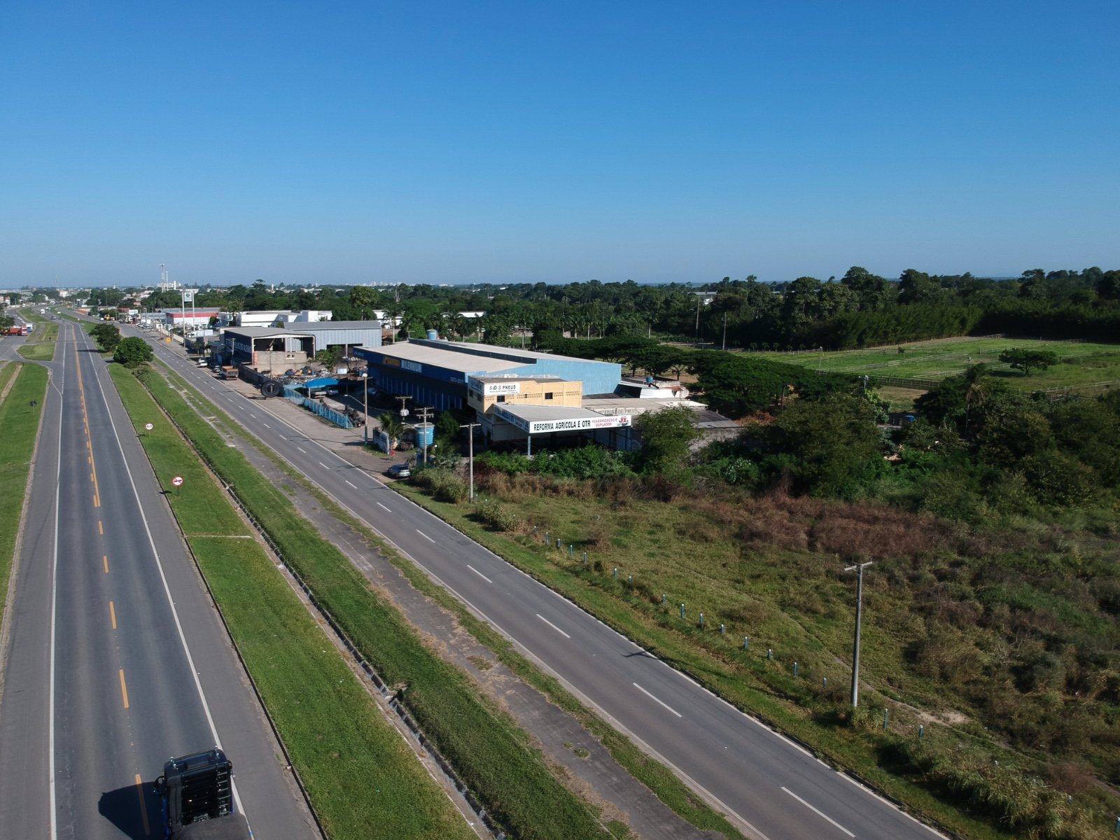 Terreno com Galão às Margens da BR-101 2 (7)