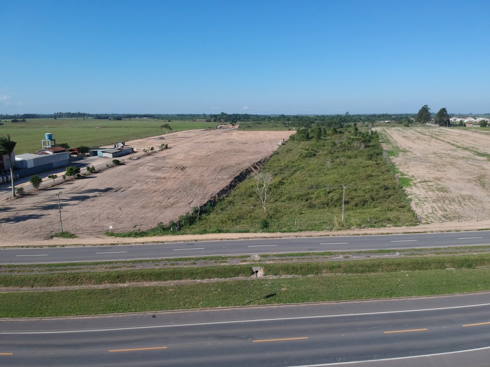 Terreno com Galão às Margens da BR-101 2 (9)